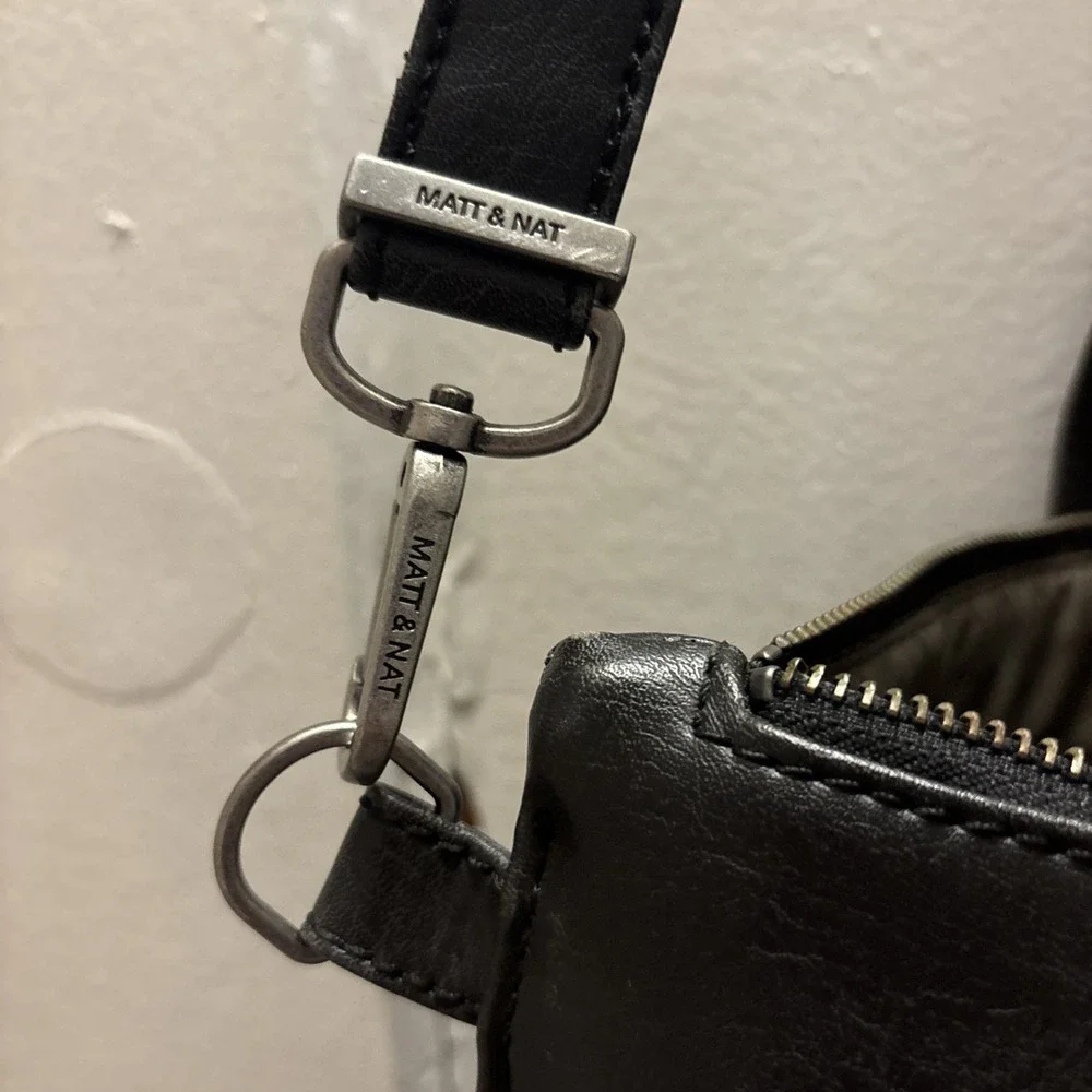 Matt And Nat Large Black Vegan Leather Tote Bag With Carrying Strap Euc‎